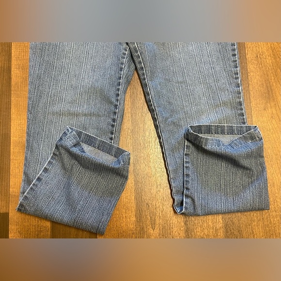 Gloria Vanderbilt Blue Straight Leg Jeans - Picture 8 of 11